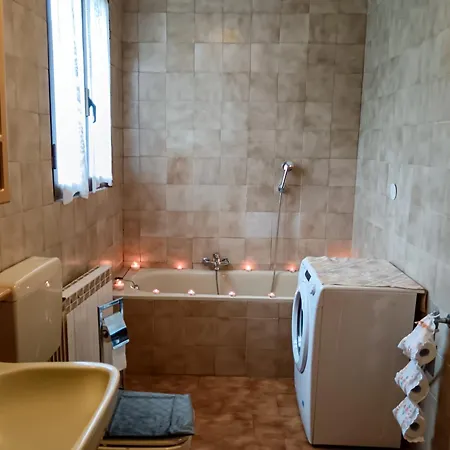 Casa Revignano, Nostalgica Oasi Dei Nonni 3*