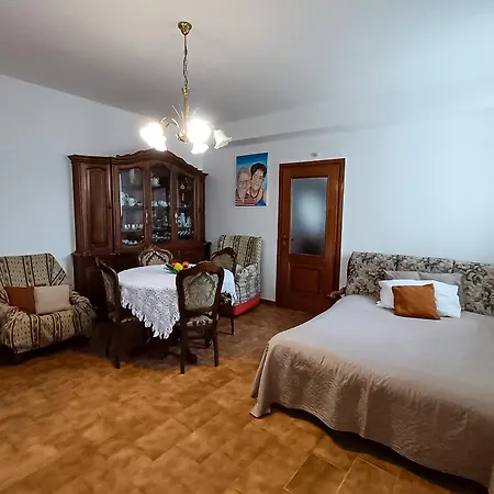 Casa Revignano, Nostalgica Oasi Dei Nonni La Loggia